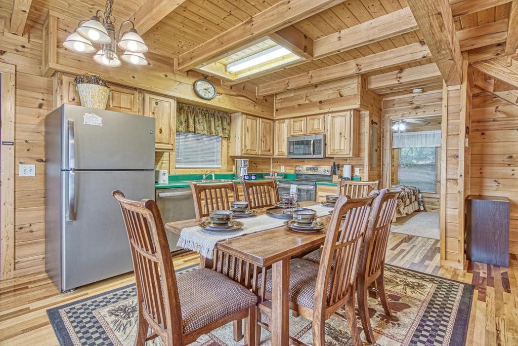 Smoky Mountain Gem * Gatlinburg